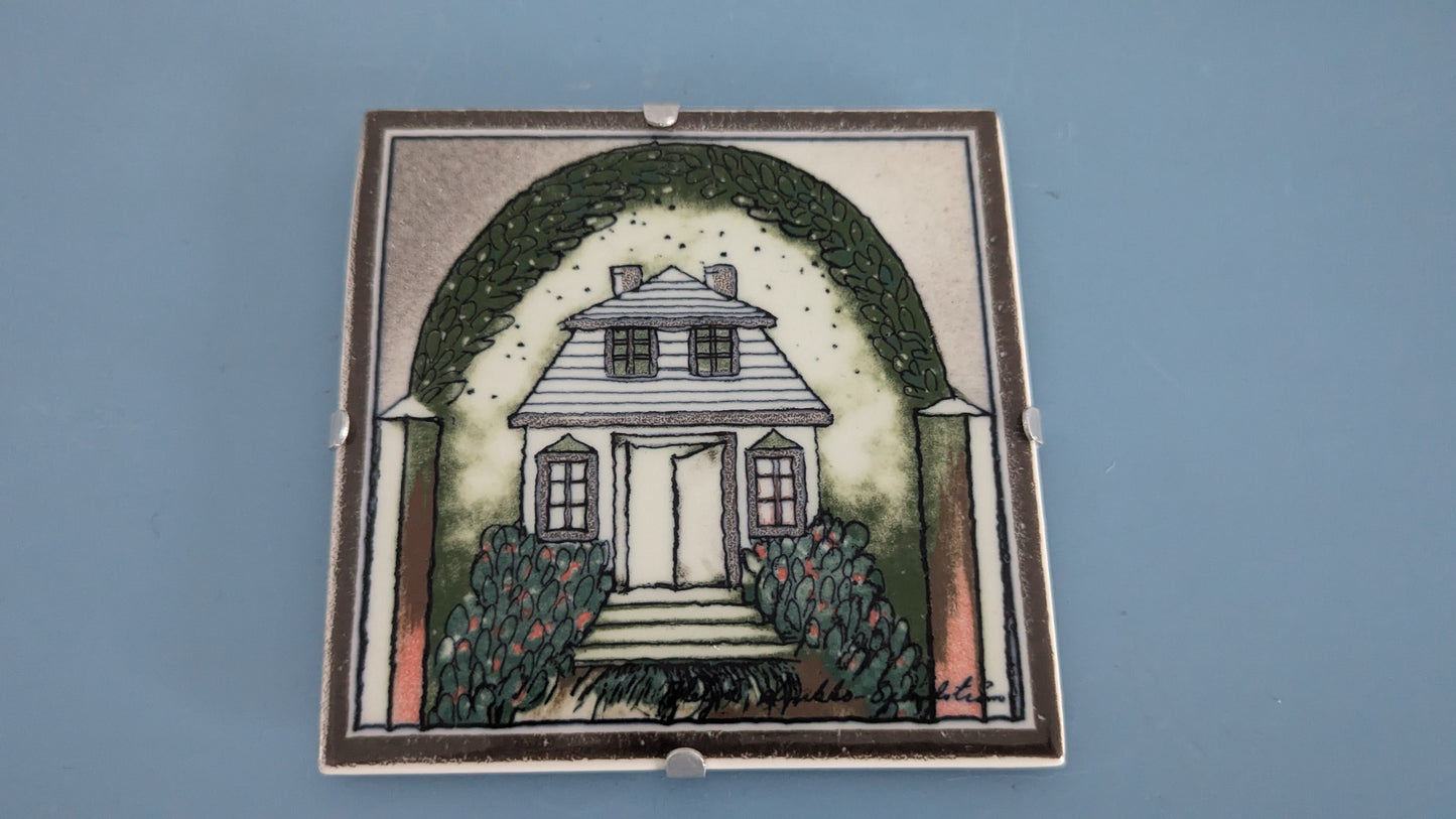 Arabia Mansikkapaikka Seinälaatta (1995-1999, Heljä Liukko-Sundström)