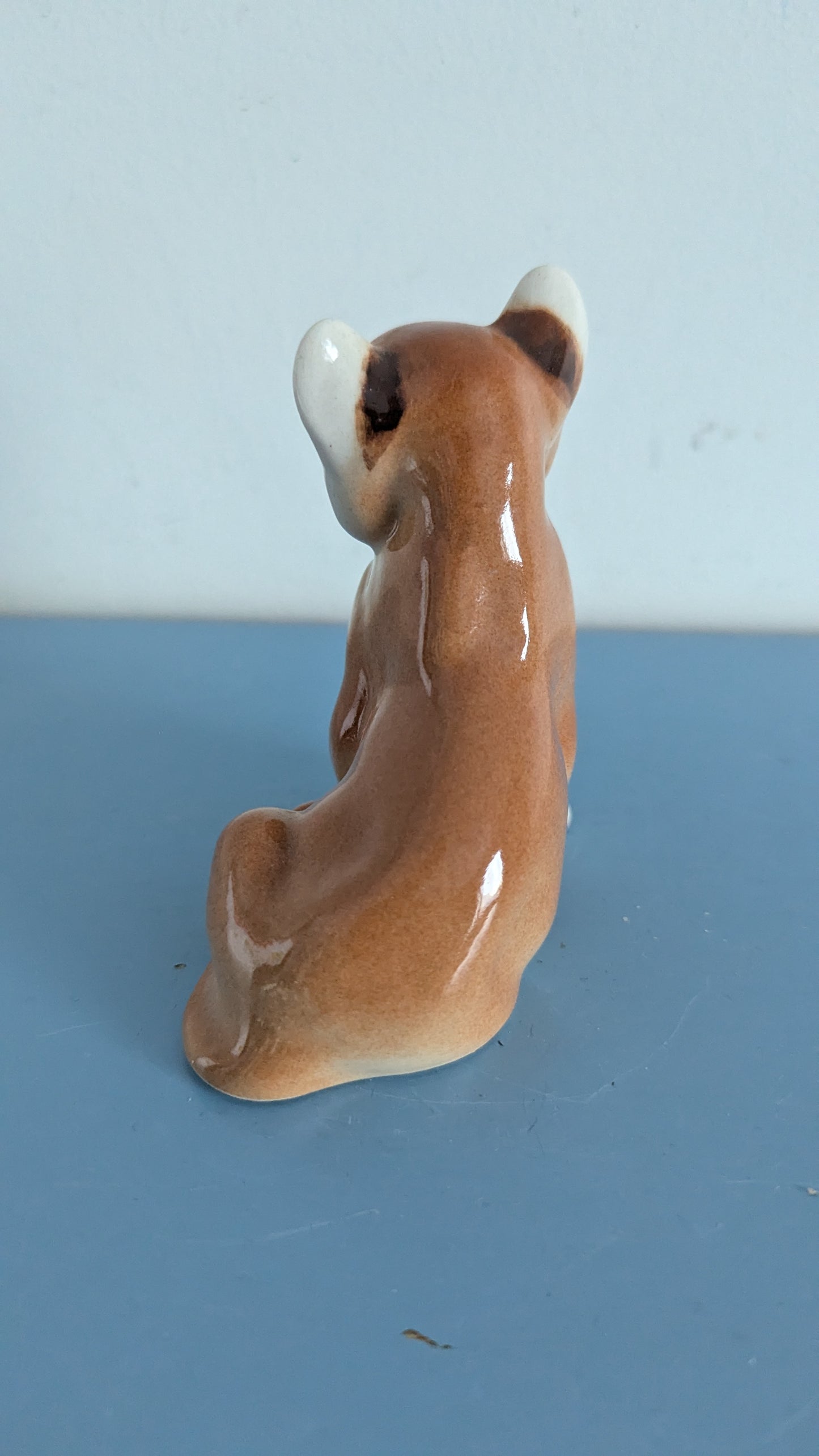 Lomonosov - Istuva Leijonanpentu Figuuri (Boris Vorobiev)