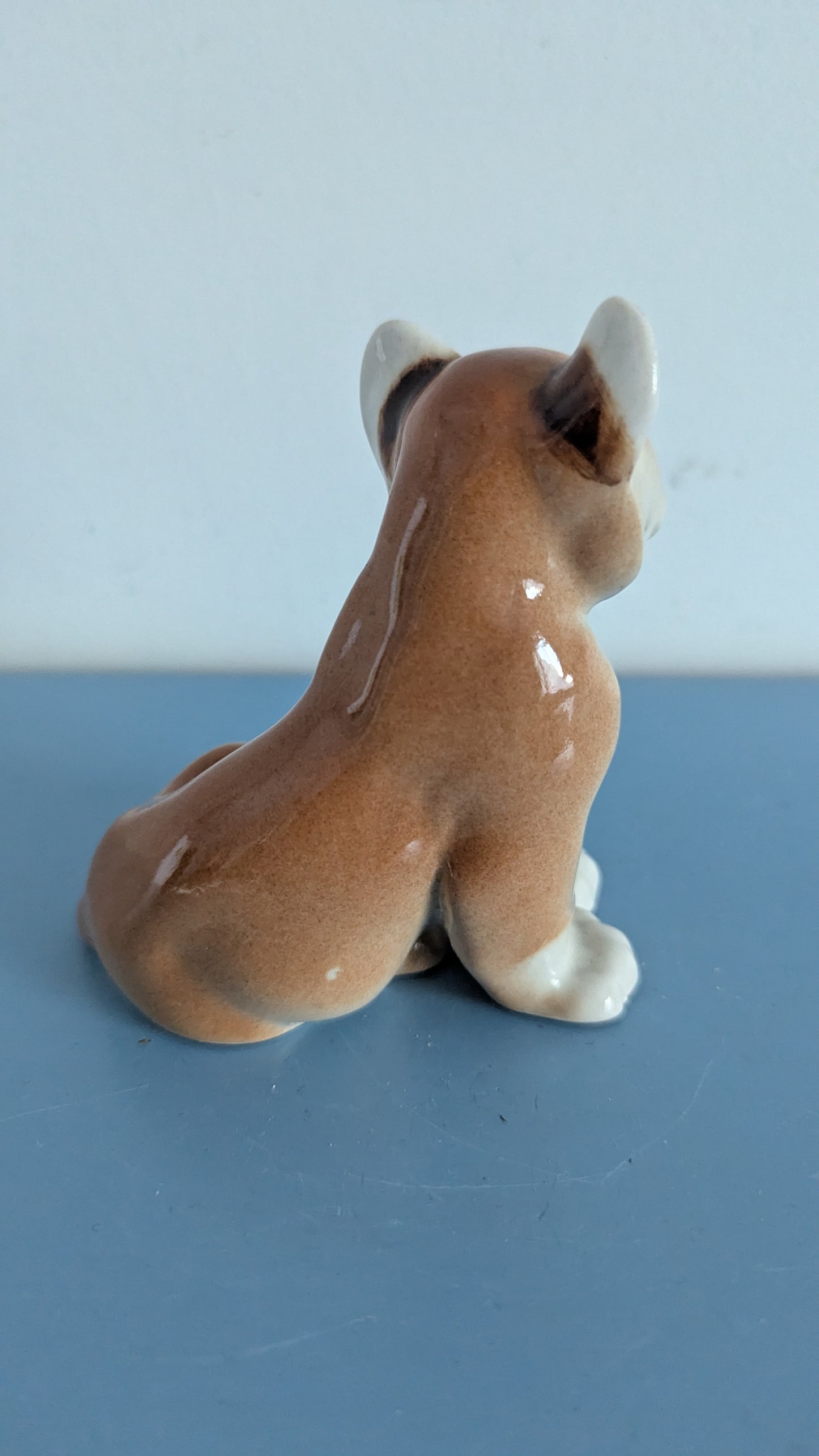 Lomonosov - Istuva Leijonanpentu Figuuri (Boris Vorobiev)