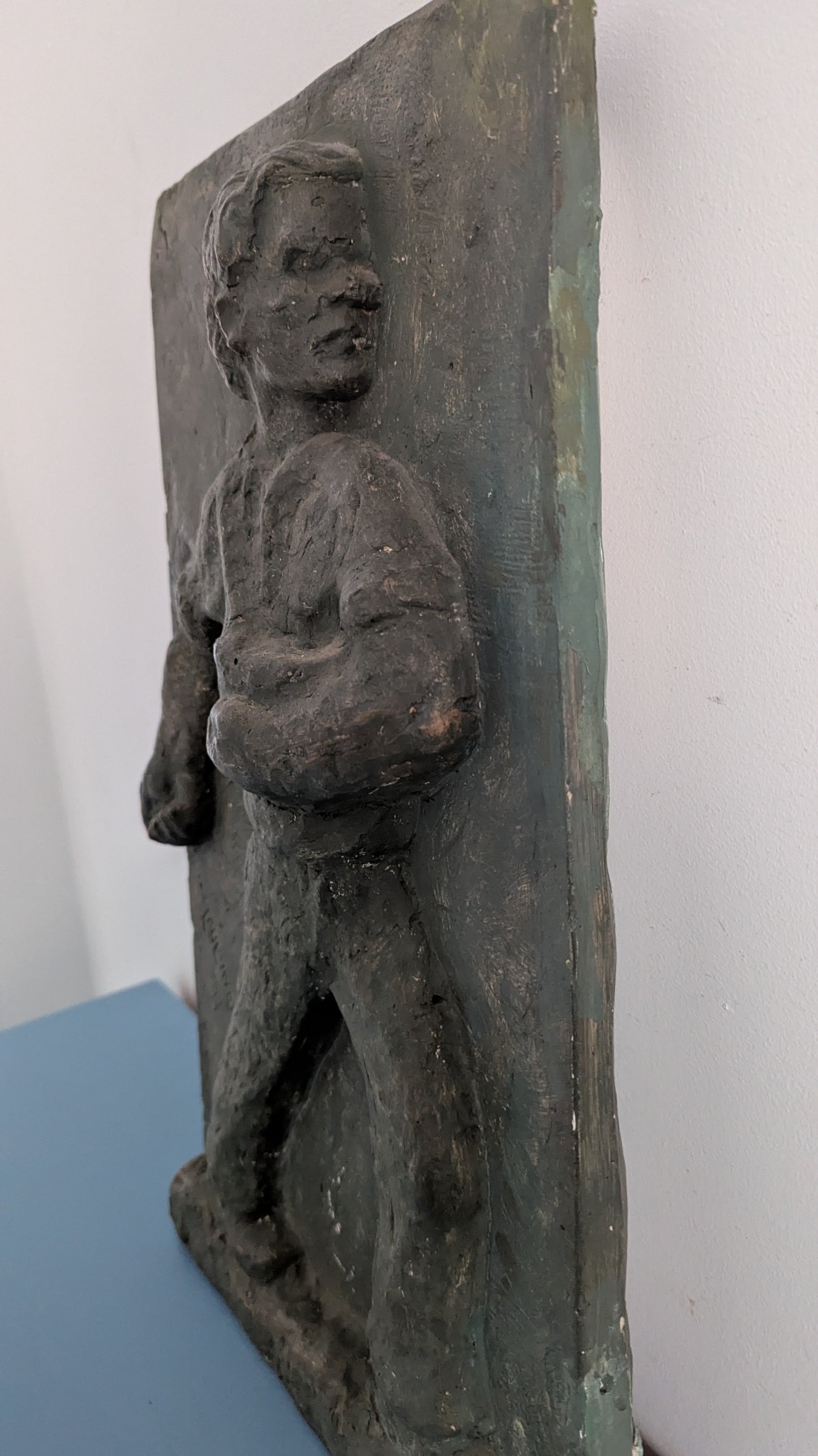 Laulainen - Signeerattu Kipsireliefi / Reliefi (1947)