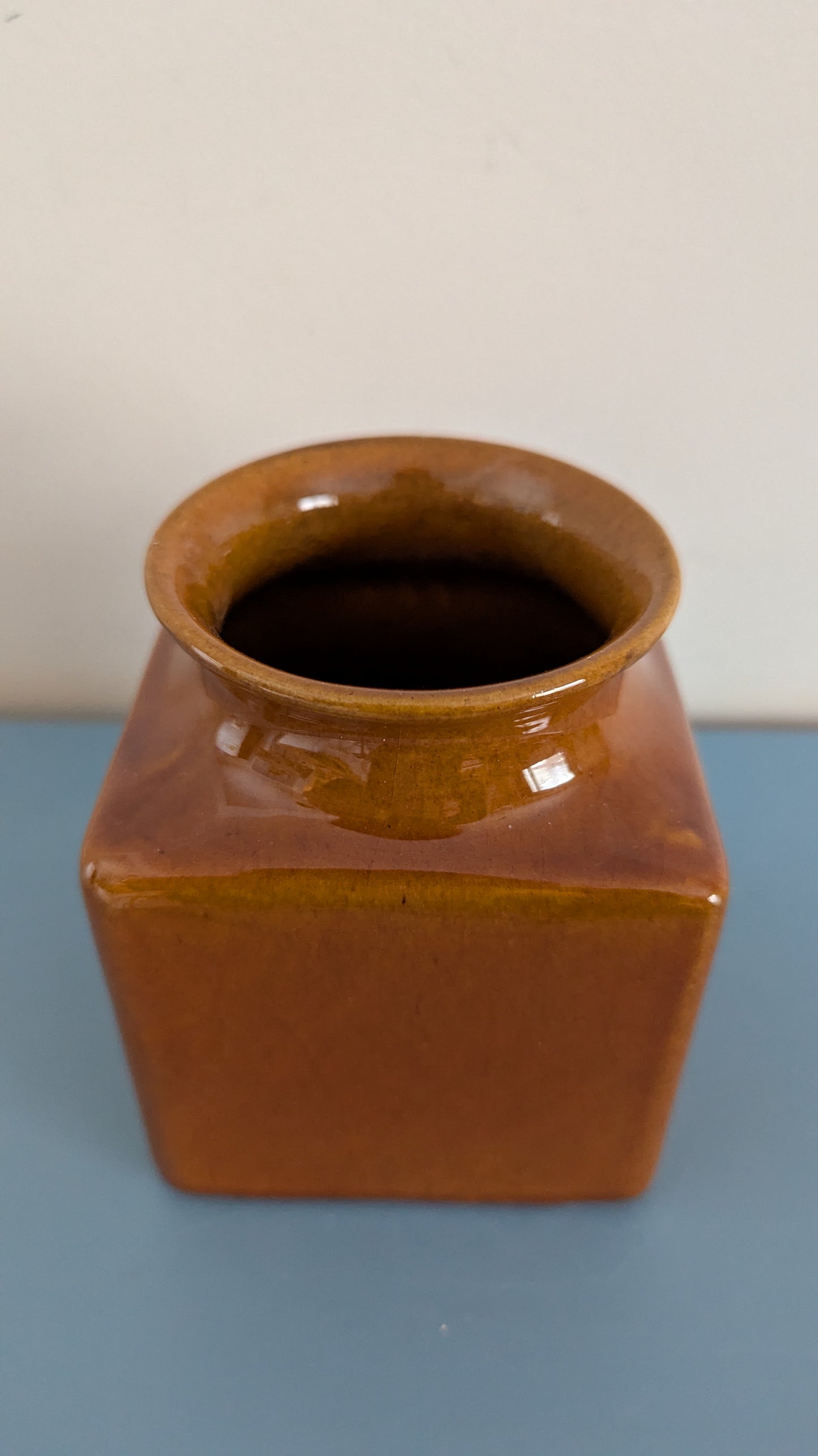 Kupittaan Savi Purkki (1960-luku, Tarralla)