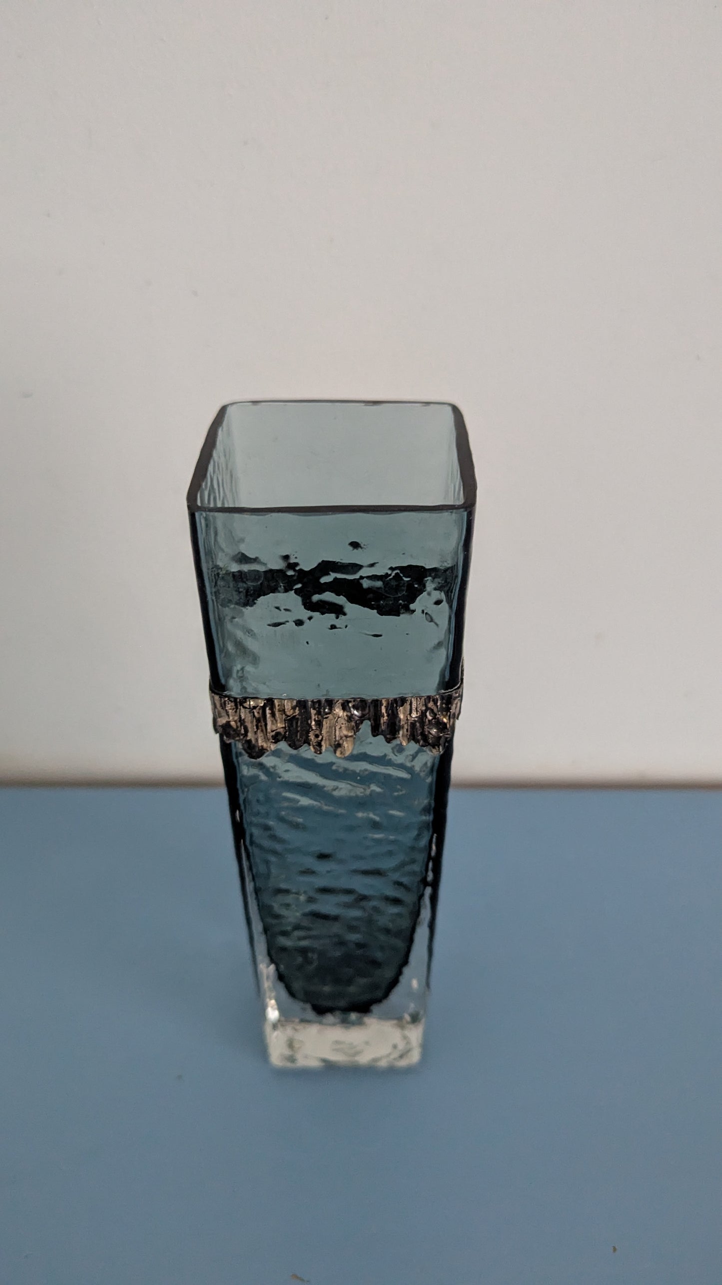 Riihimäen Lasi Maljakko (1970, Hopeapannalla)