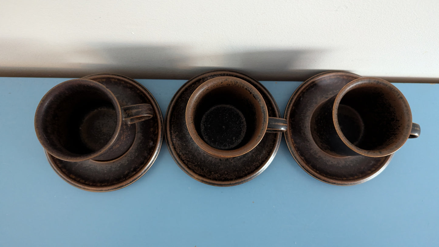 Arabia Ruska Kahviastiasto Kolmelle Hengelle (6-osaa, 1960-1999, Ulla Procope)