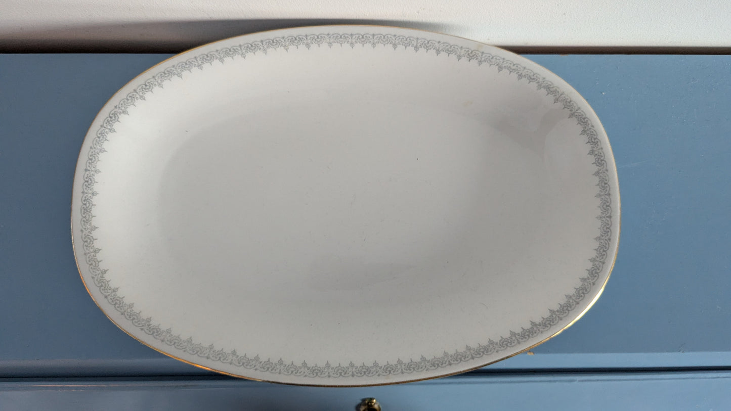 Rörstrand - Soikea Tarjoiluvati / Vati (Halkaisija: 36cm x 24cm)