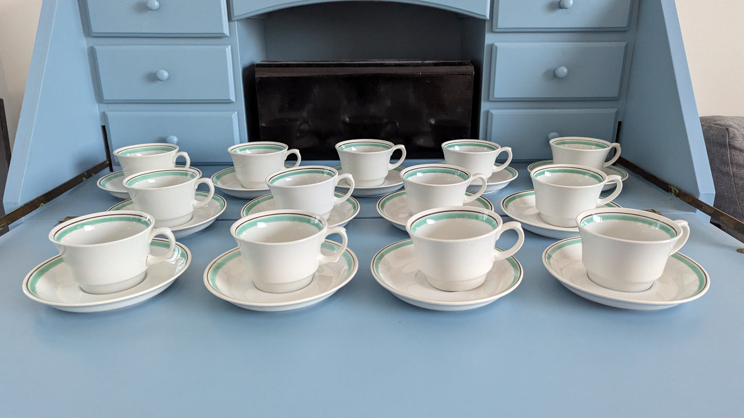 Arabia Kirsti Kahviastiasto 13-hengelle (26-osainen, 1960-luku)