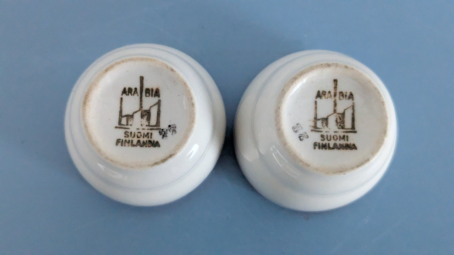 Arabia Laila Munakuppi (2kpl, 1940-1942, Greta-Lisa Jäderholm-Snellman)