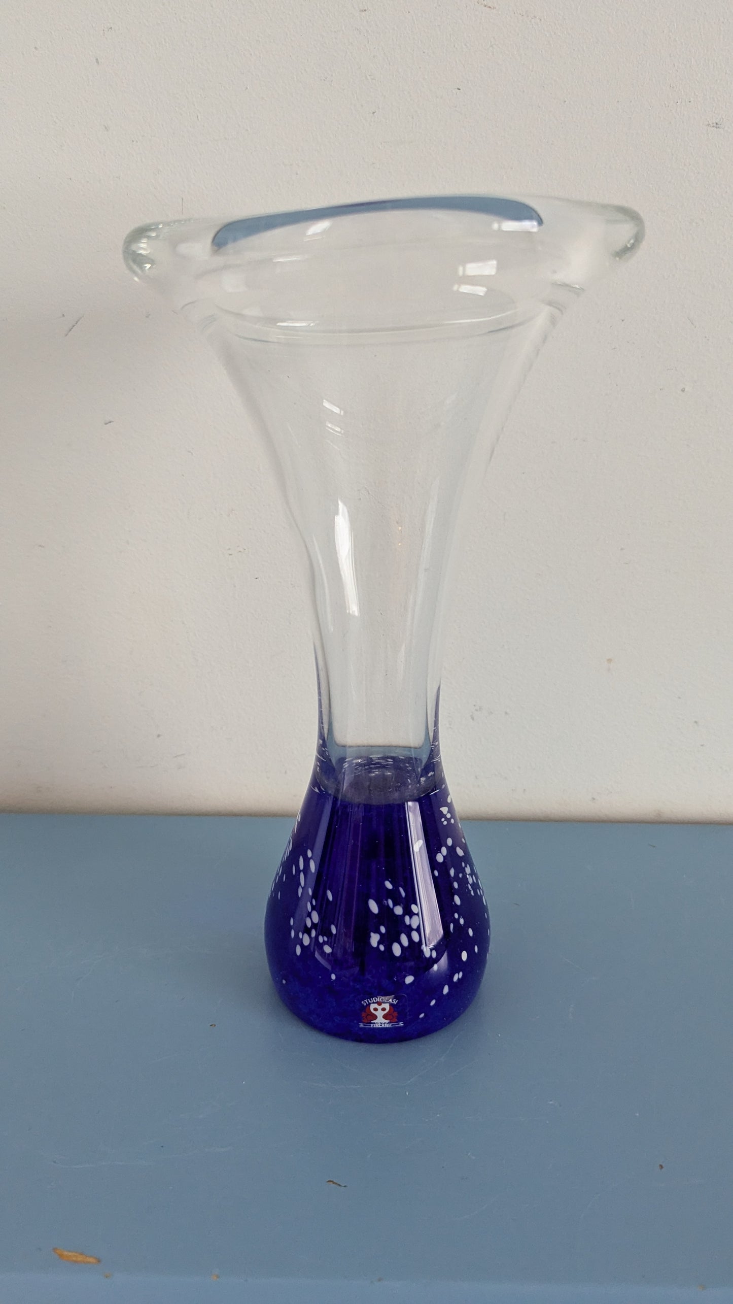 Studiolasi - Maljakko / Koiranluumaljakko (Korkeus: 24cm, Tarra Paikalla)