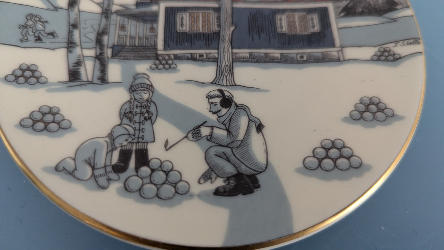 Arabia Joululautanen / Seinälautanen (1993-1995, Tove Slotte-Elevant)