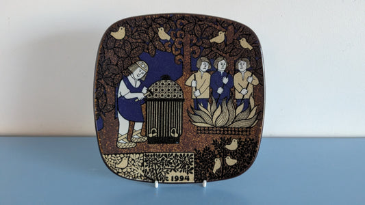 Arabia Kalevala Vuosilautanen 1994 (Raija Uosikkinen)