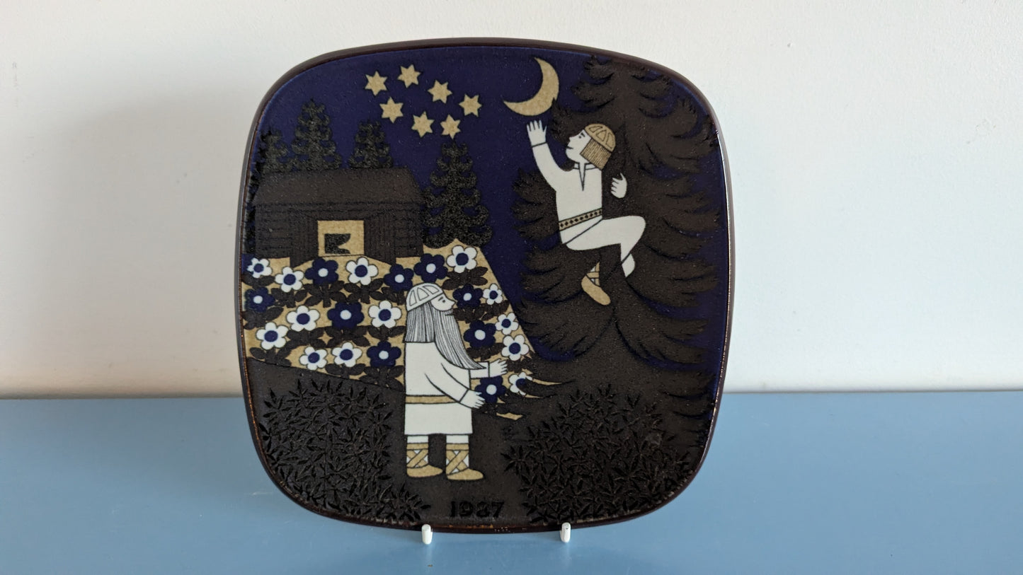 Arabia Kalevala Vuosilautanen 1987 (Raija Uosikkinen)