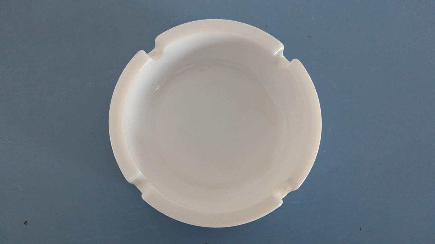 Eckerö Line Tuhka-astia / Tuhkakuppi (Opaalilasi, Ranska)