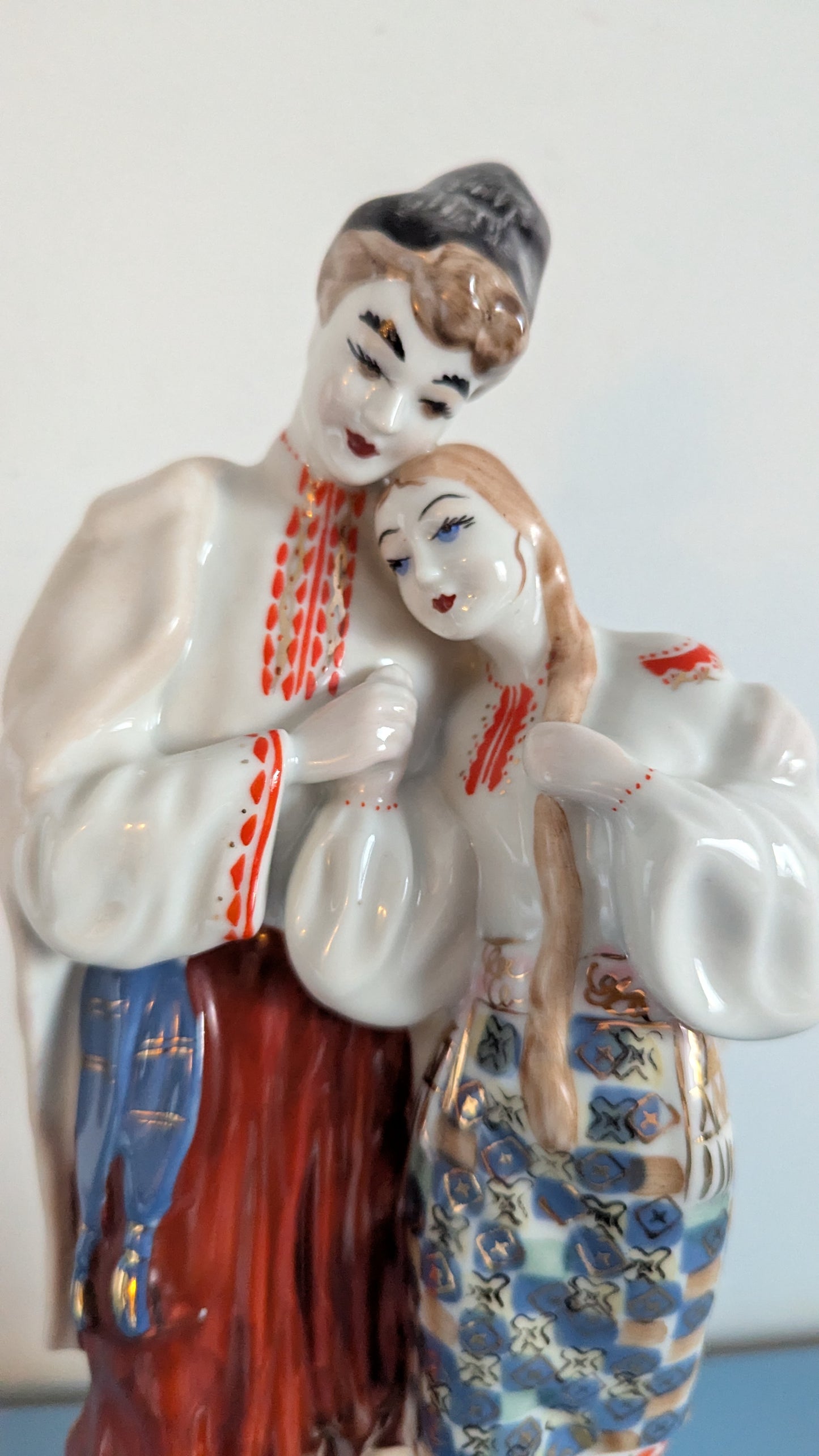 ZHK Polonne - Toukokuun Yö Patsas (1956, Oksana Leontyevna Zhnikrup)