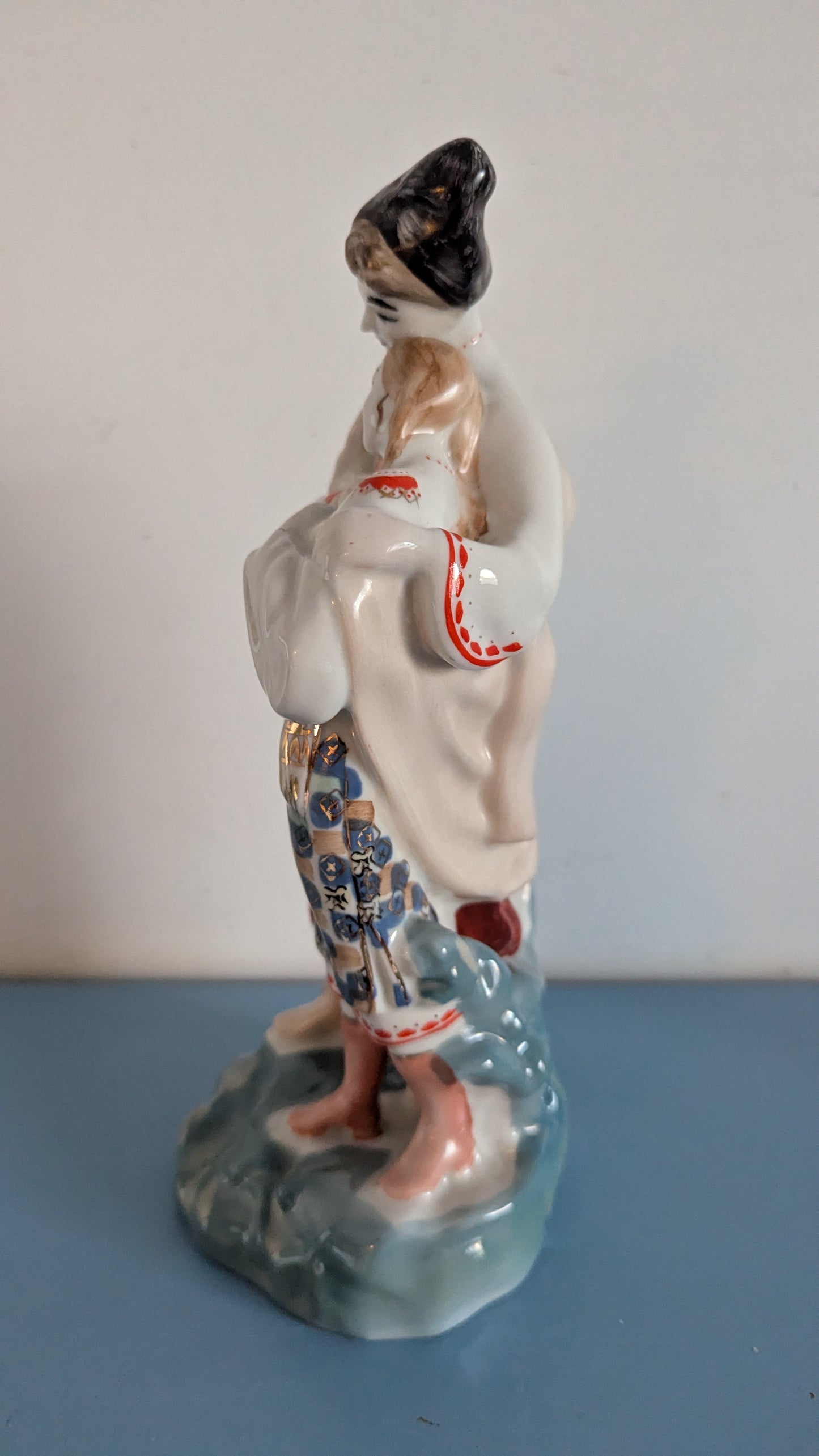 ZHK Polonne - Toukokuun Yö Patsas (1956, Oksana Leontyevna Zhnikrup)