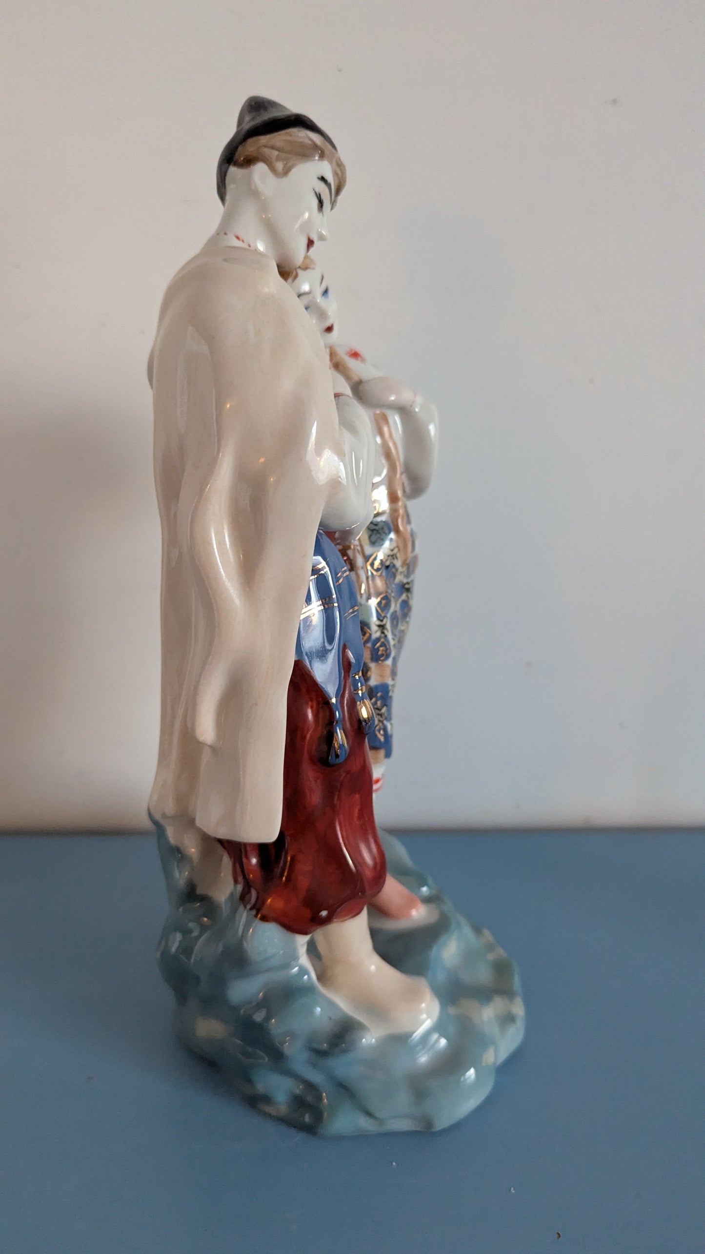 ZHK Polonne - Toukokuun Yö Patsas (1956, Oksana Leontyevna Zhnikrup)