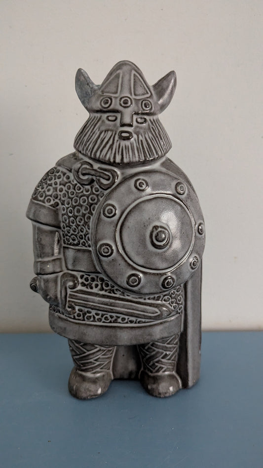 Uppsala-Ekeby - 6065 Viikinki Figuuri (ISO, 1960, Signeerattu, Taisto Kaasinen)