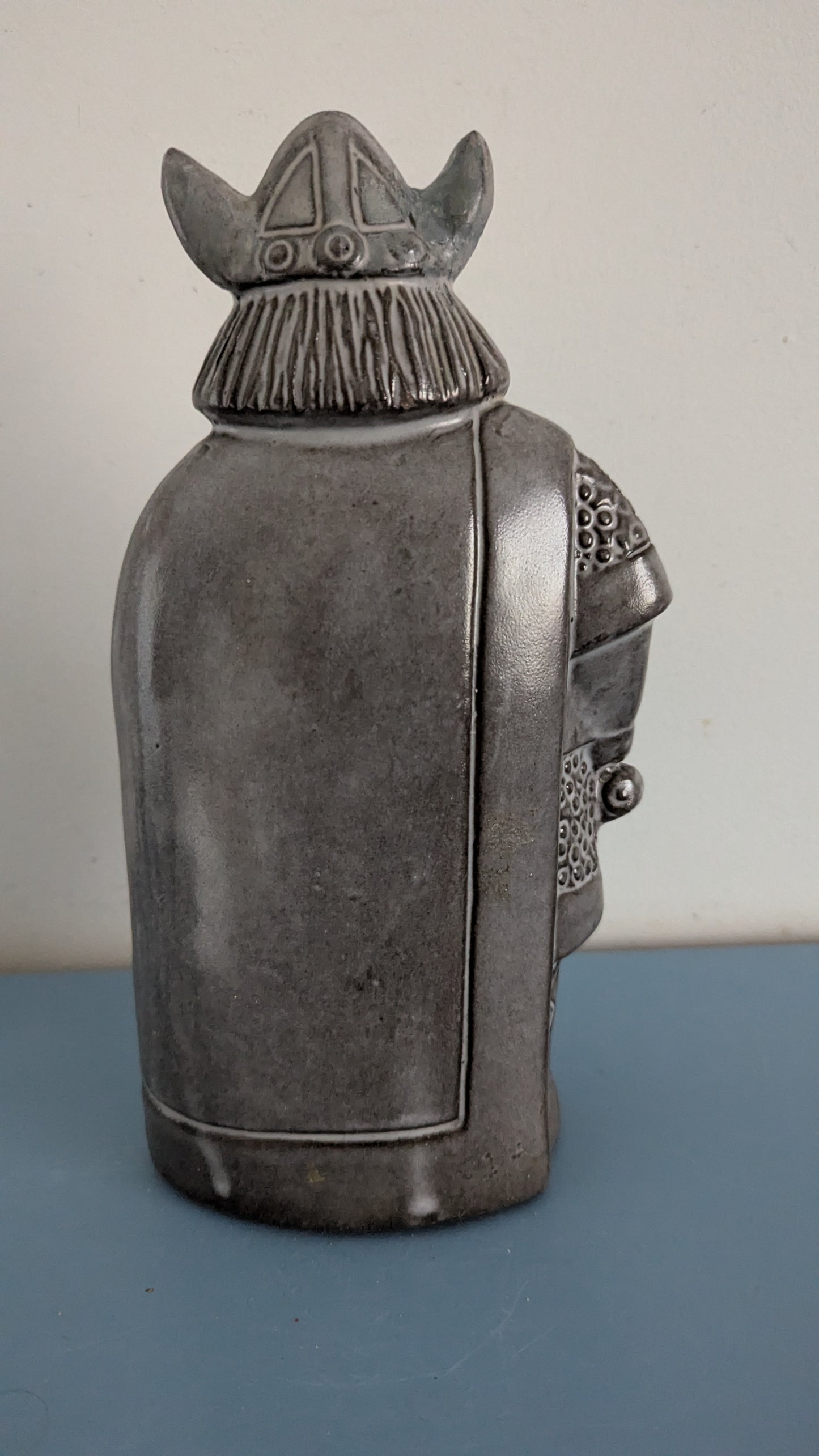 Uppsala-Ekeby - 6065 Viikinki Figuuri (ISO, 1960, Signeerattu, Taisto Kaasinen)