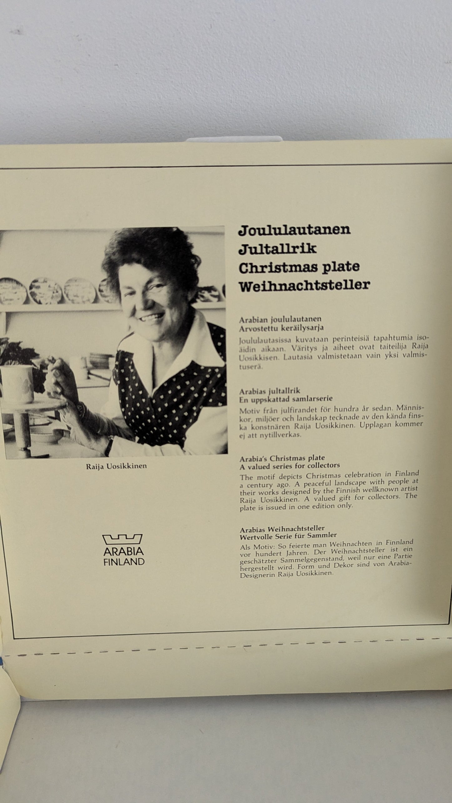 Arabia Joululautanen 1984 (Alkuperäisessä Paketissa, Raija Uosikkinen)