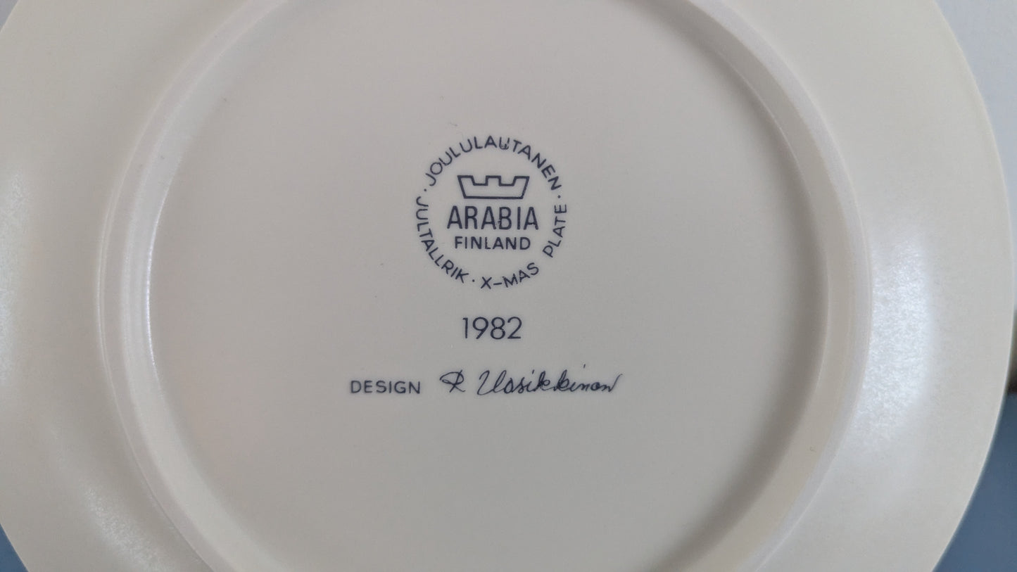 Arabia Joululautanen 1982 (Alkuperäisessä Paketissa, Raija Uosikkinen)