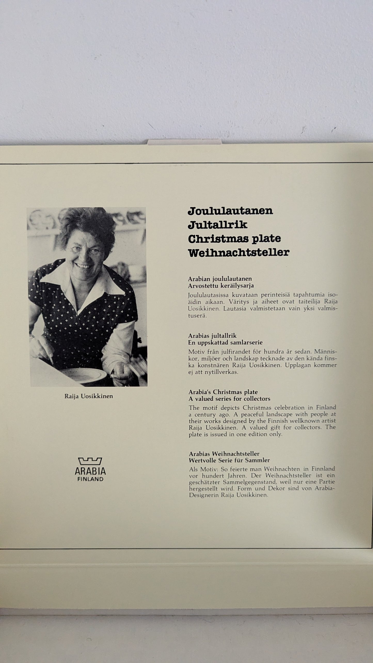 Arabia Joululautanen 1982 (Alkuperäisessä Paketissa, Raija Uosikkinen)