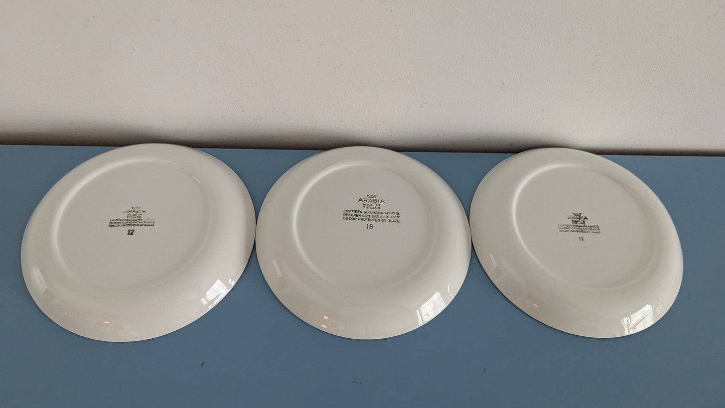 Arabia R2 Leipälautanen / Leivoslautanen (3kpl, 1955-1964, Raija Uosikkinen)