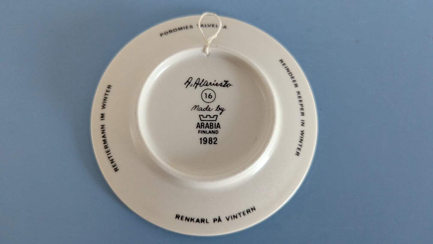 Arabia Poromies Talvella Seinälautanen (1982, Andreas Alariesto)