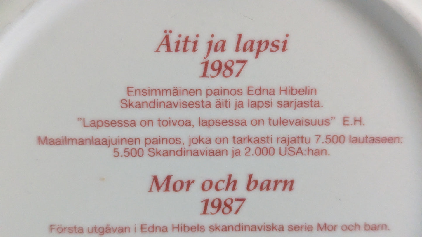 Arabia Äiti ja Lapsi Seinälautanen (1987, Numeroitu, Edna Hibel)
