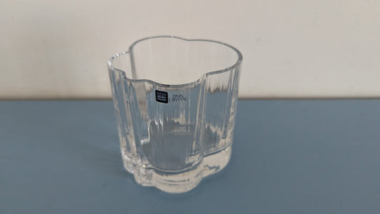 Nuutajärvi Cumulus Maljakko (1984-1986, Korkeus: 10cm, Markku Salo)