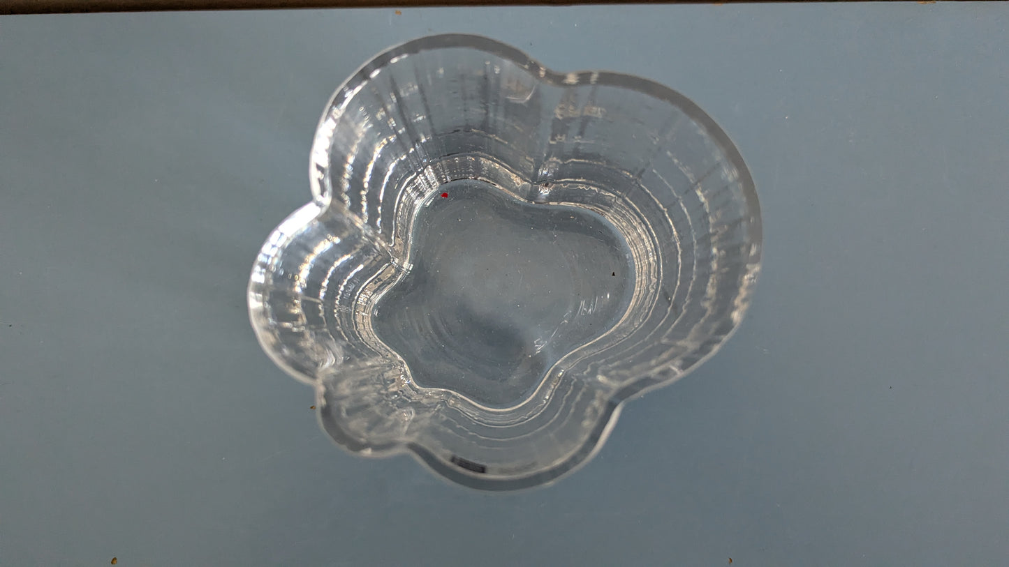 Nuutajärvi Cumulus Maljakko (1984-1986, Korkeus: 10cm, Markku Salo)
