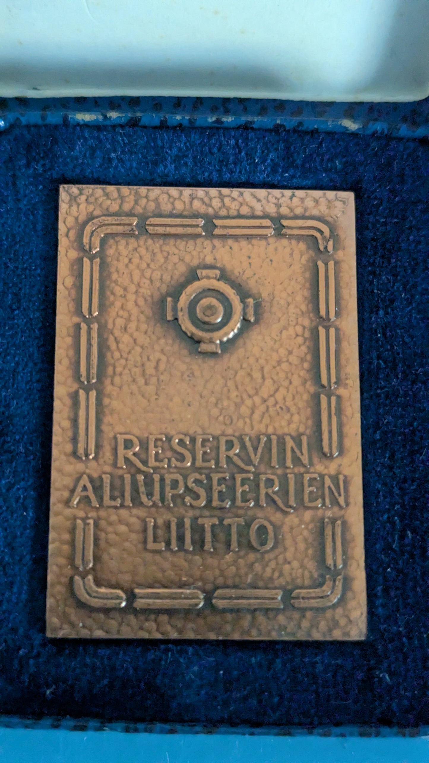 Kulta ja Hopea Oy - Reservin Aliupseerien Liitto Plaketti / Palkinto