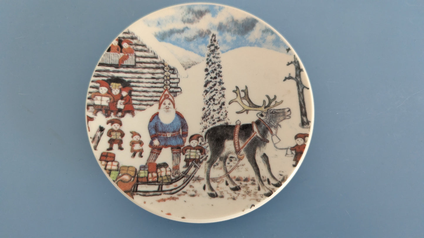 Arabia Joulupukki Korvatunturilla Seinälautanen (1980, Andreas Alariesto)