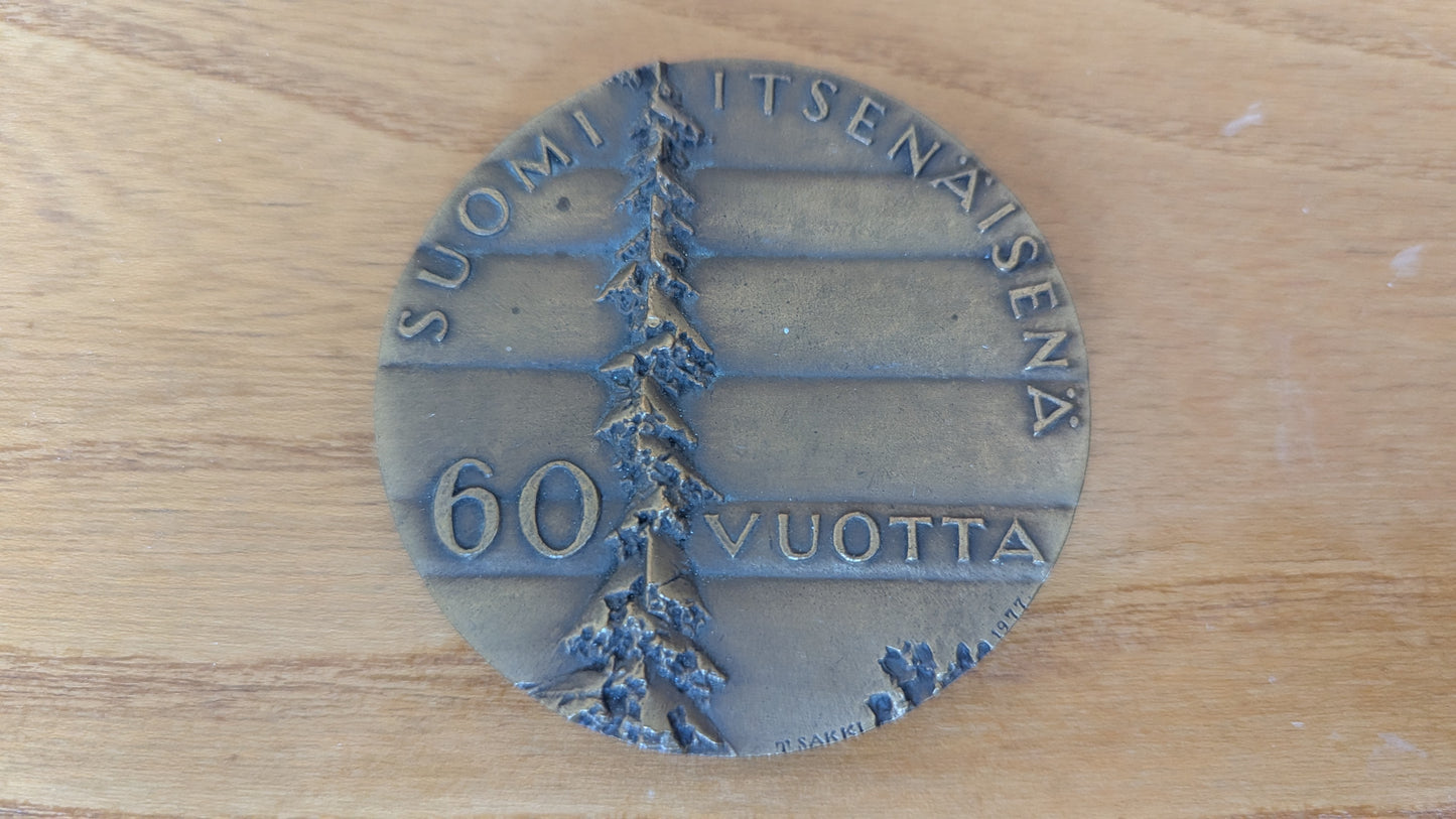 Tillander - Suomi Itsenäisenä 60-vuotta Pöytämitali (1977, Terho Sakki)
