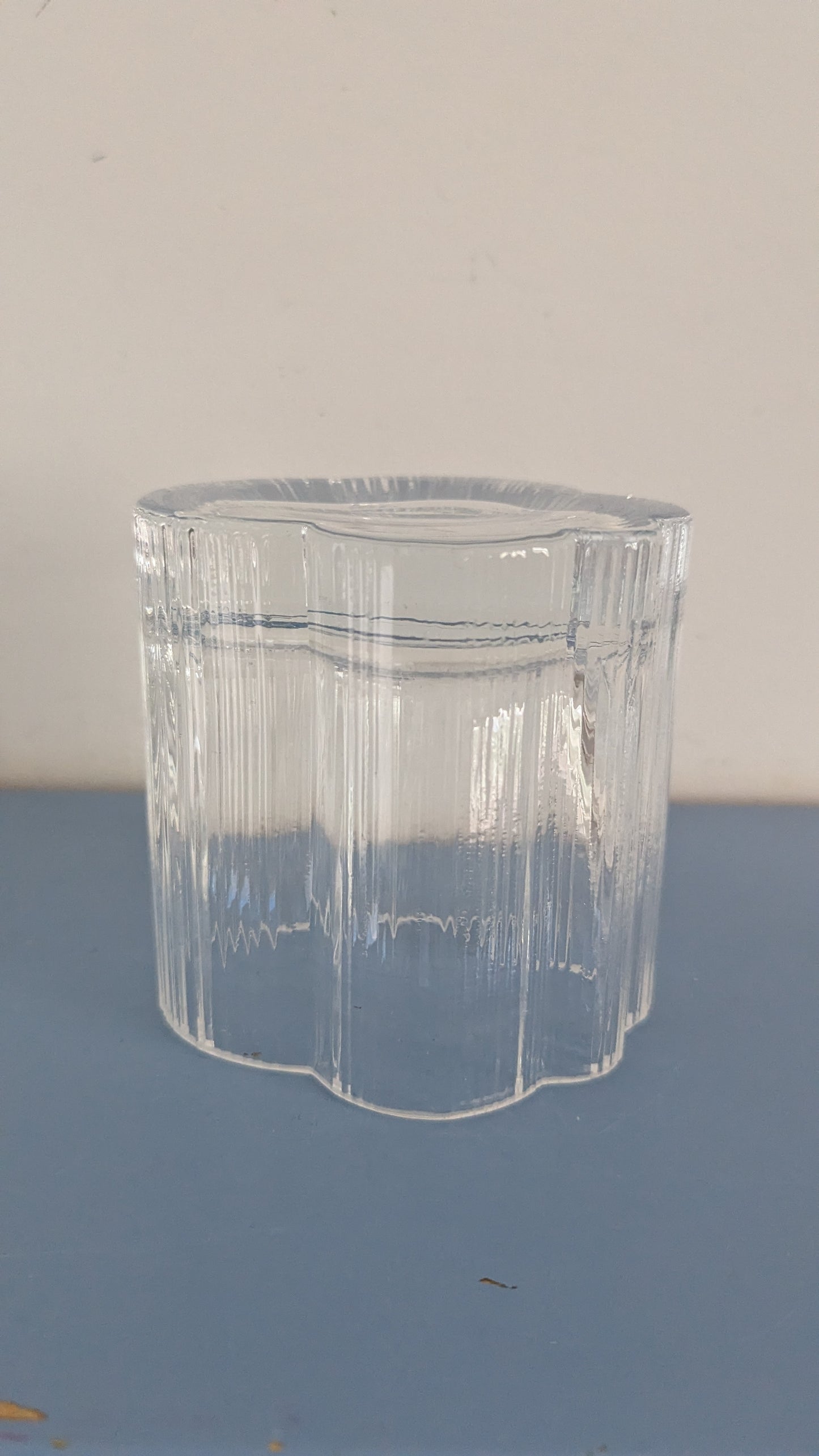 Nuutajärvi Cumulus Maljakko (1984-1986, Korkeus: 10cm, Markku Salo)