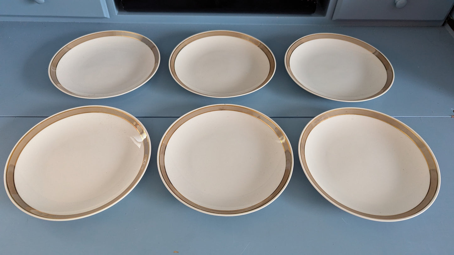 Arabia Kaleva Leipälautanen / Leivoslautanen (6kpl, 1963-1970, Raija Uosikkinen)