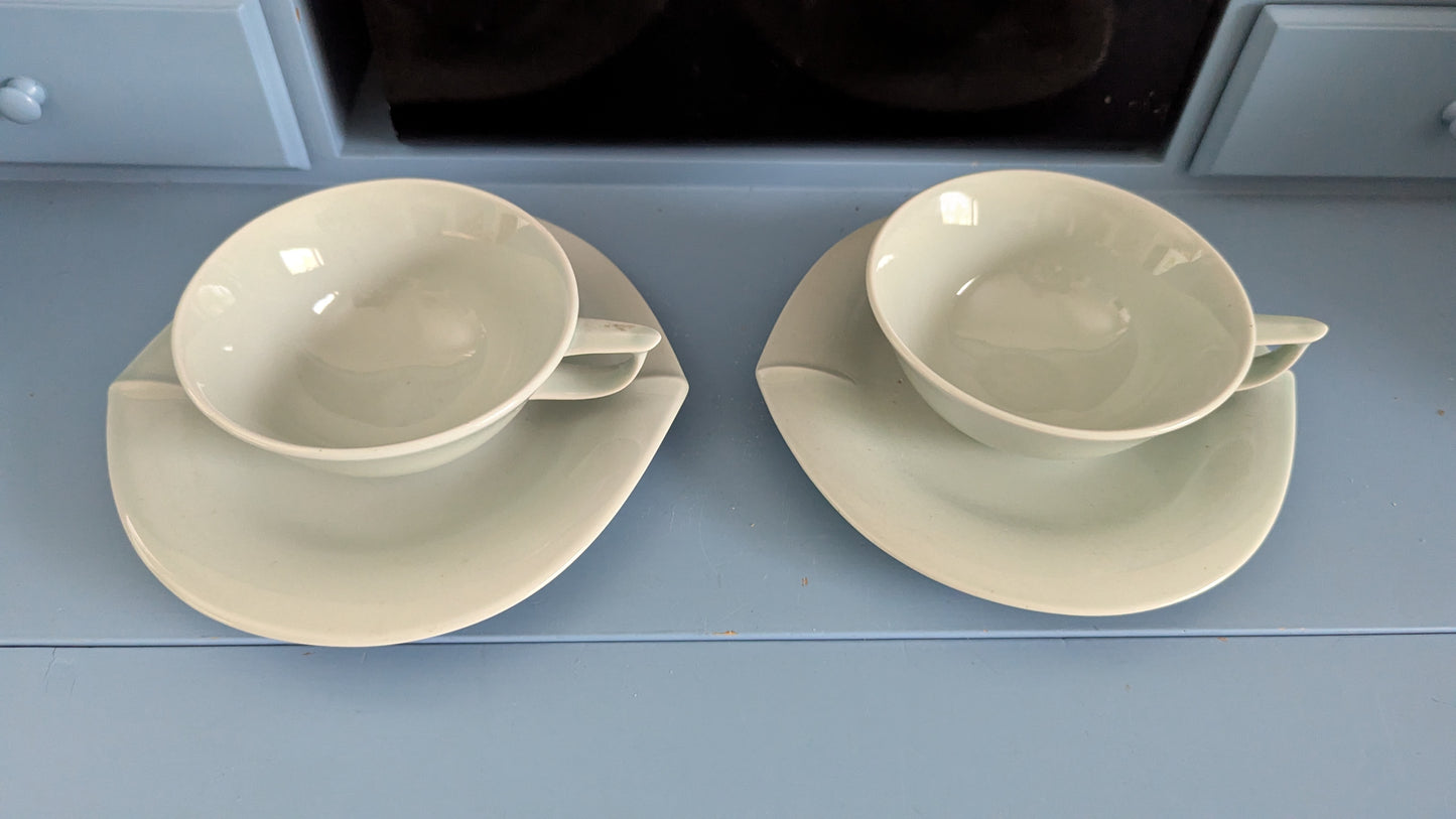 Pentik Kevät Teeastiasto Kahdelle Hengelle (4-osaa, 1990-luku, Raino Ranta)