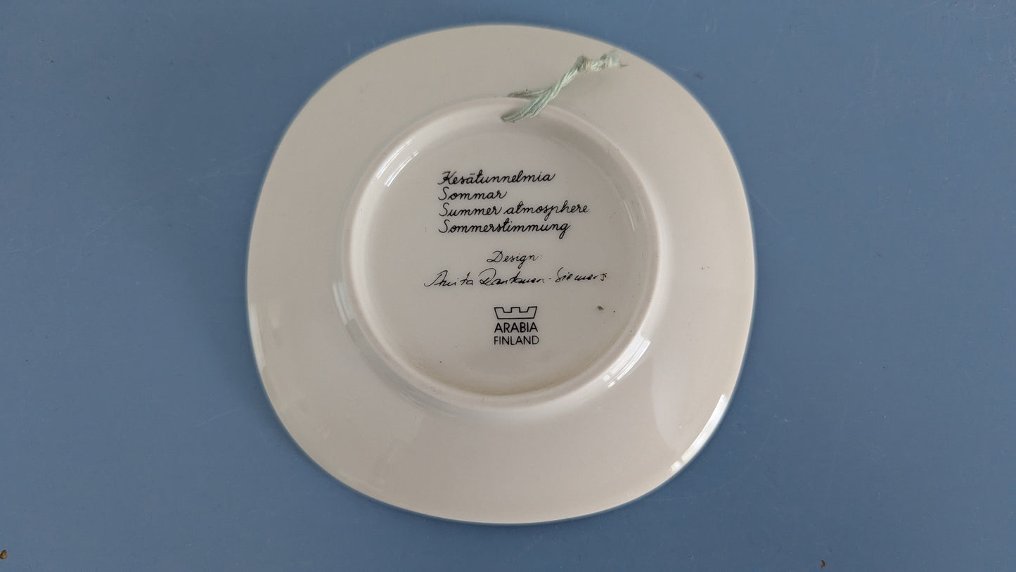 Arabia Kesätunnelmia Seinälautanen (Anita Rantanen-Siewers)