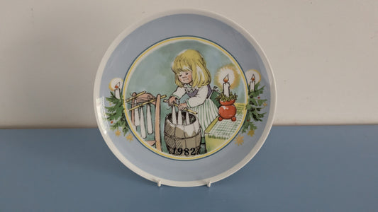 Apilanlehti / Fyrklövern - 1982 Joululautanen (Angelica)