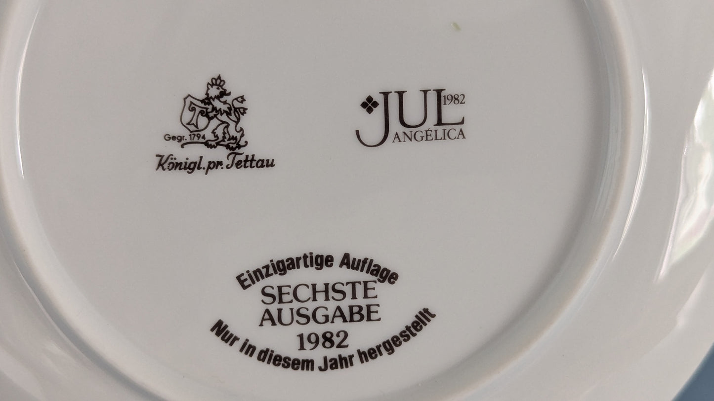 Apilanlehti / Fyrklövern - 1982 Joululautanen (Angelica)