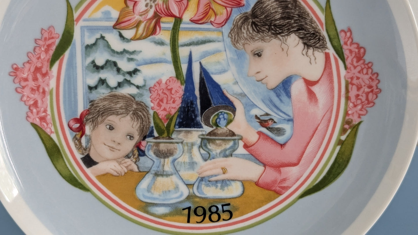 Apilanlehti / Fyrklövern - 1985 Joululautanen (Veronica Leo)