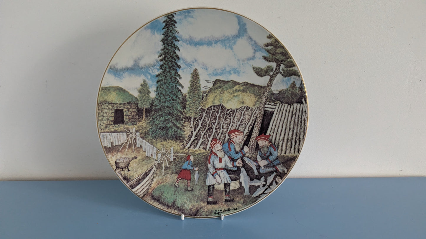Arabia - Arabia Art 1982 Seinälautanen (Halkaisija: 29.5cm, Andreas Alariesto)