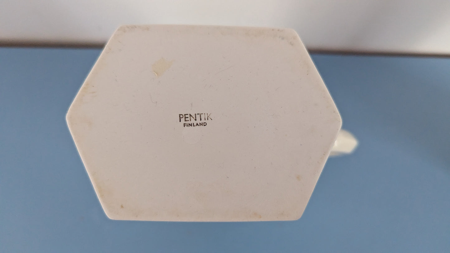 Pentik Viinimarja Maitokannu (1997, Anu Pentik)