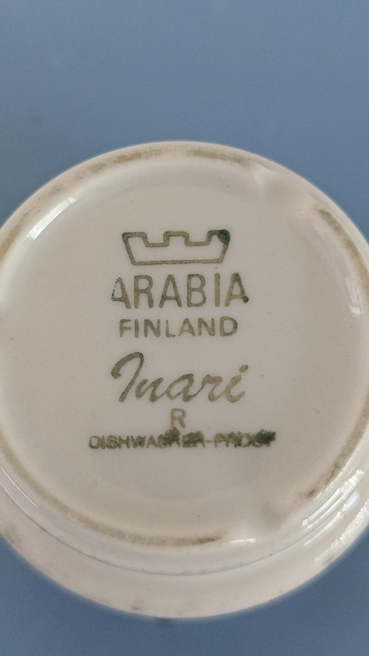 Arabia Inari Kahvikuppi ja Tassi (1978-1992, Göran Bäck)