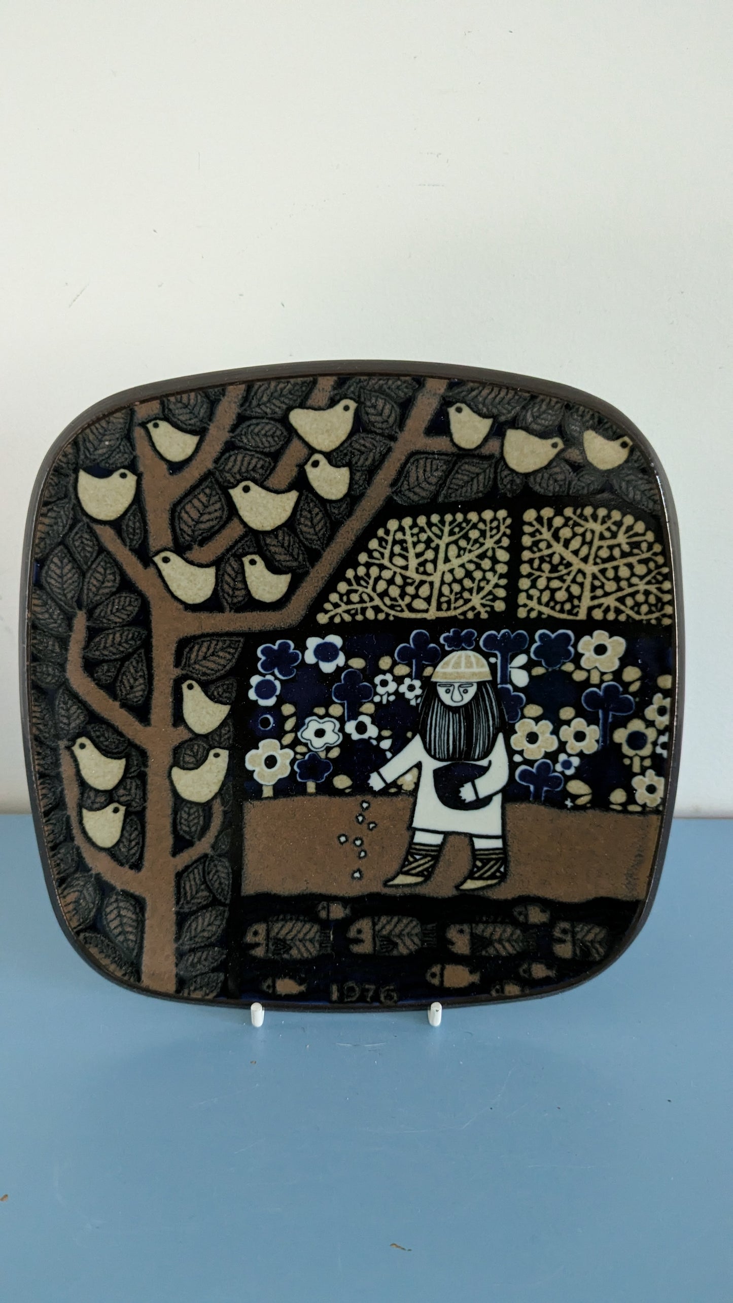 Arabia Kalevala Vuosilautanen 1976 (Raija Uosikkinen)