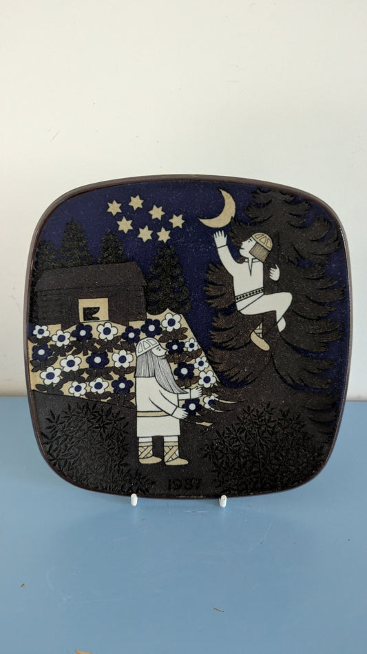 Arabia Kalevala Vuosilautanen 1987 (Raija Uosikkinen)