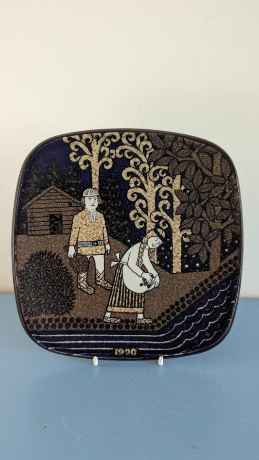 Arabia Kalevala Vuosilautanen 1990 (Raija Uosikkinen)