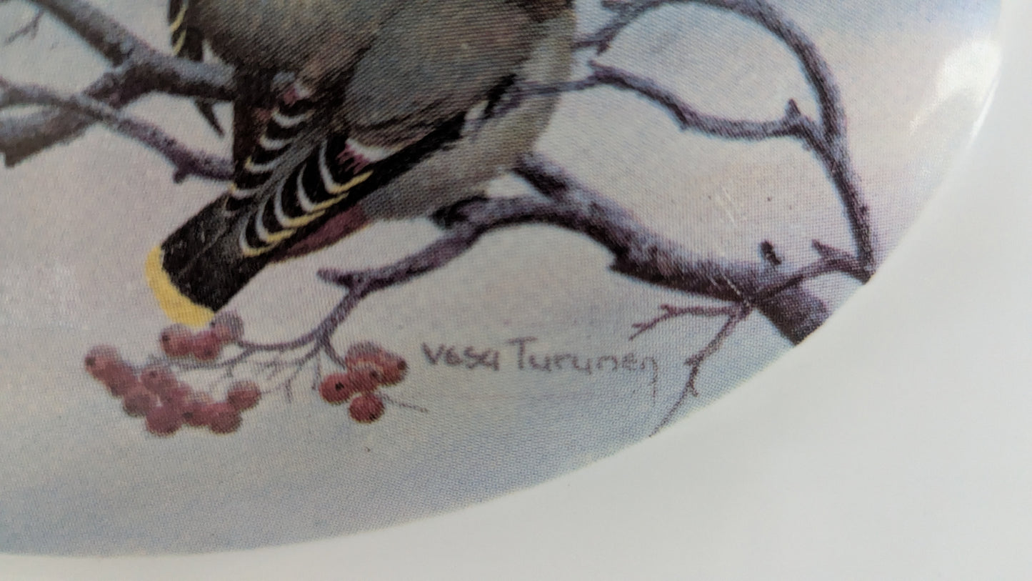 Kermansavi - Tilhiä Pihlajassa Teeri Seinälaatta (Vesa Turunen)