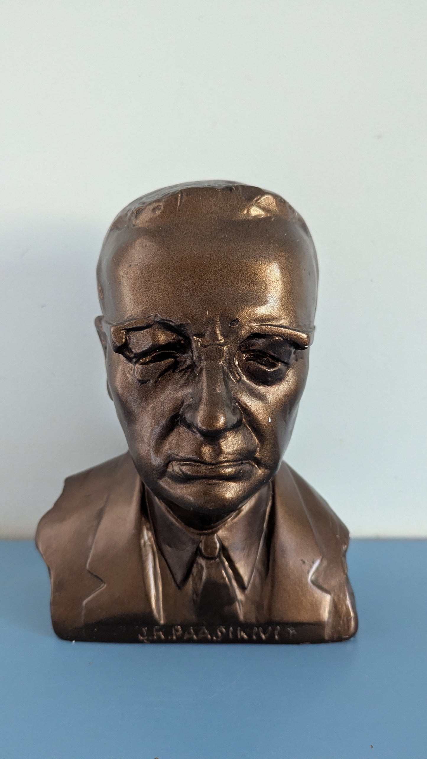 Essi Renvall - J.K. Paasikivi Kipsipatsas (Signeerattu, 1950)