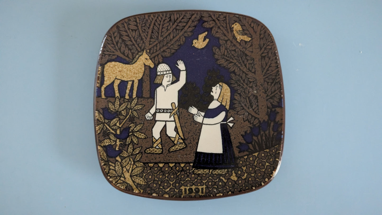 Arabia Kalevala Vuosilautanen 1991 (Raija Uosikkinen)