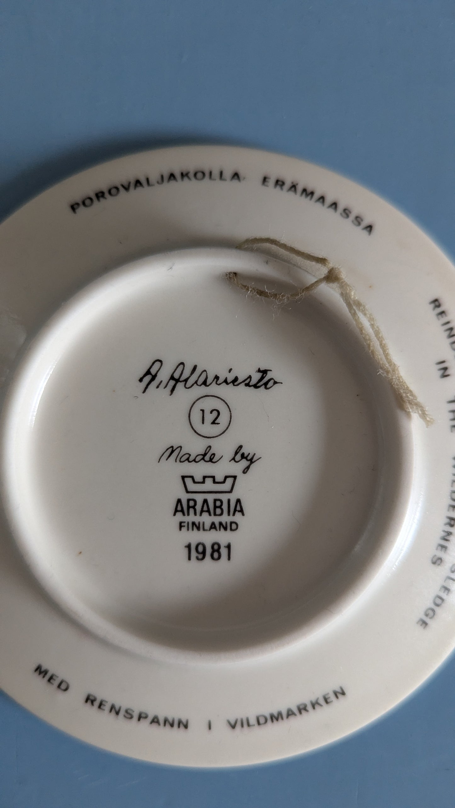 Arabia - Porovaljakolla Erämaassa Seinälautanen (1981, Andreas Alariesto)