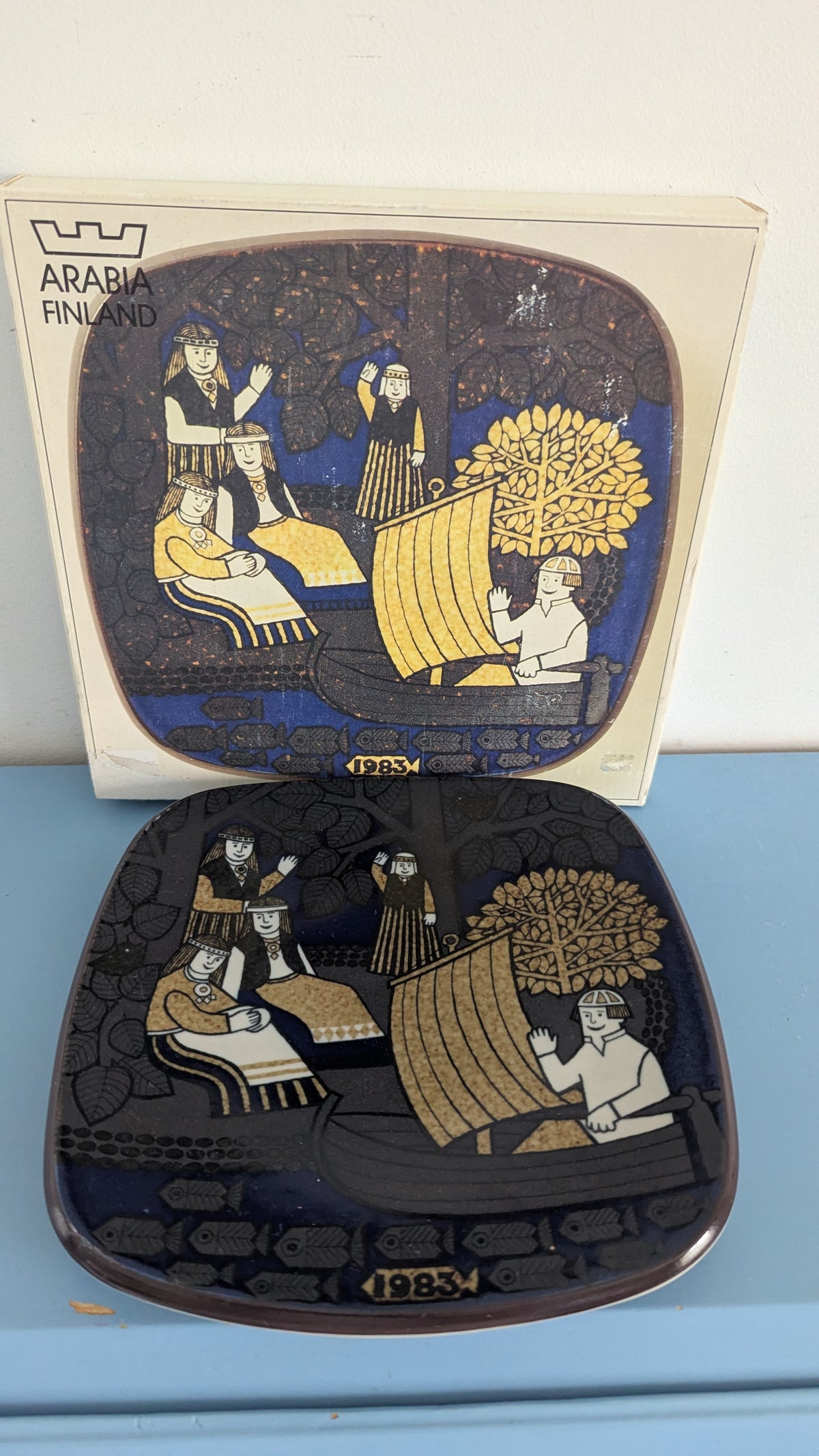 Arabia Kalevala Vuosilautanen 1983 (Alkuperäisessä Paketissa, Raija Uosikkinen)