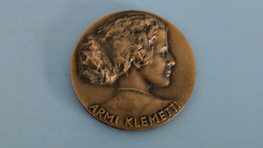 Kultateollisuus - Armi Klemetti Pöytämitali (1972, Essi Renvall)